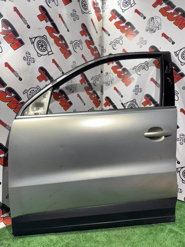 Дверь Volkswagen Tiguan 5N0831055B 5N, передняя левая