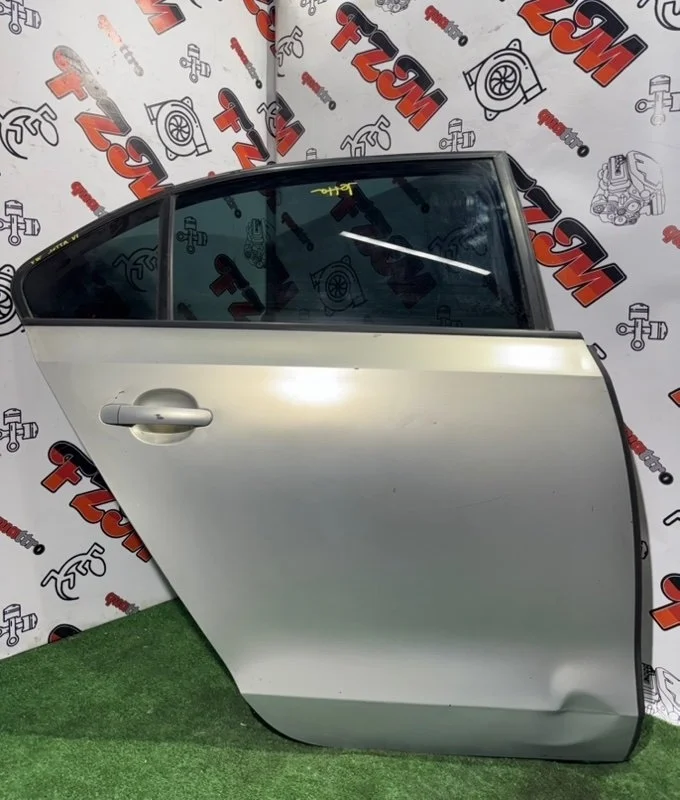 Дверь Volkswagen Jetta 5C6833056E 5C6, задняя правая