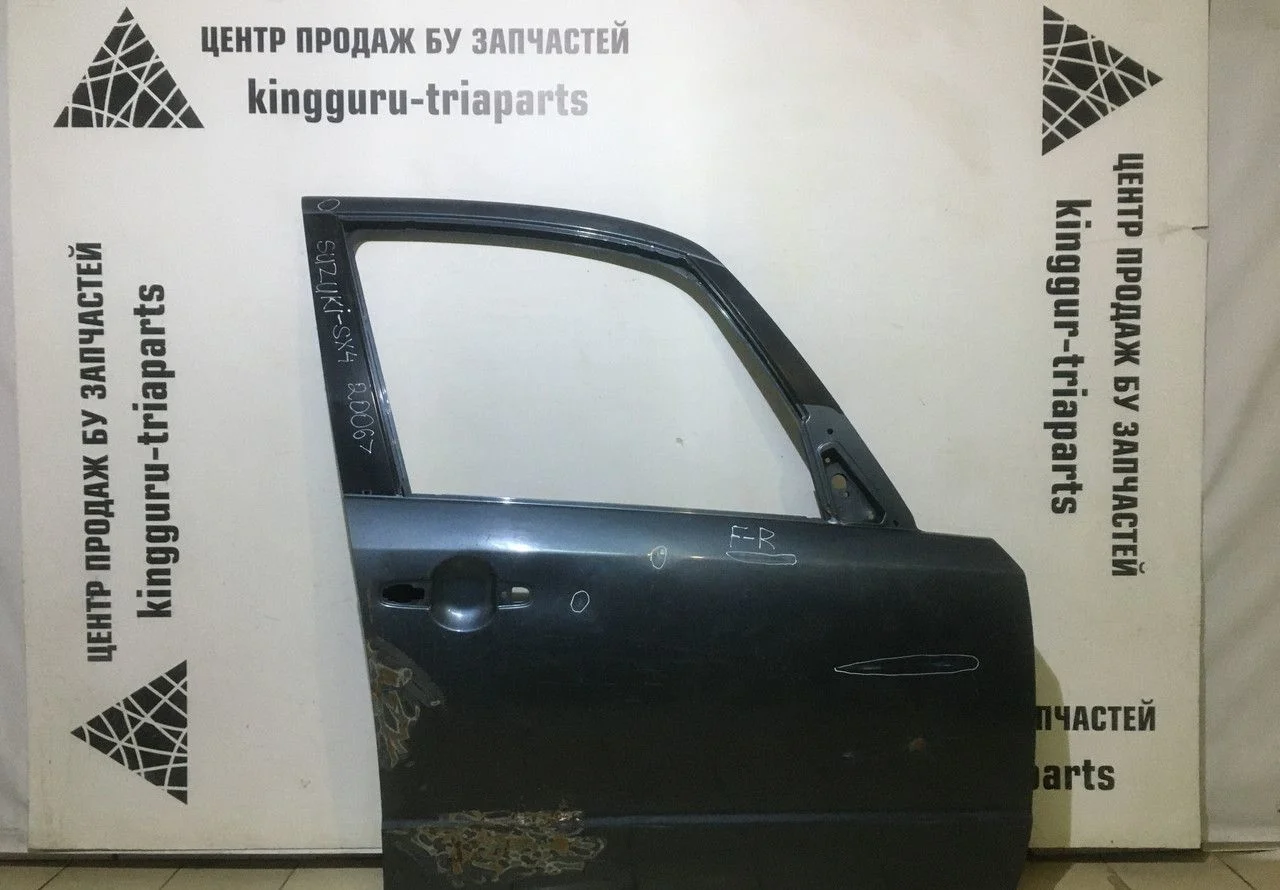 Дверь передняя правая Suzuki SX4 oem 6800180820 (скл-3)
