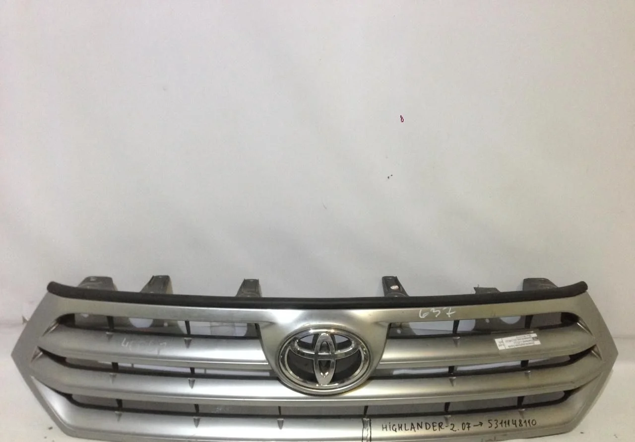 Решетка радиатора Toyota Highlander 2 oem 5311148110 (скл-3)