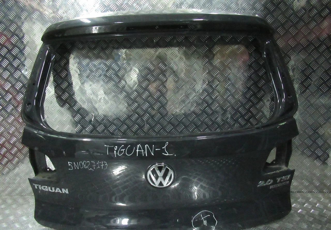 Крышка багажника Volkswagen Tiguan 1 oem 5n0827173 (небольшая вмятина) (скл-3)