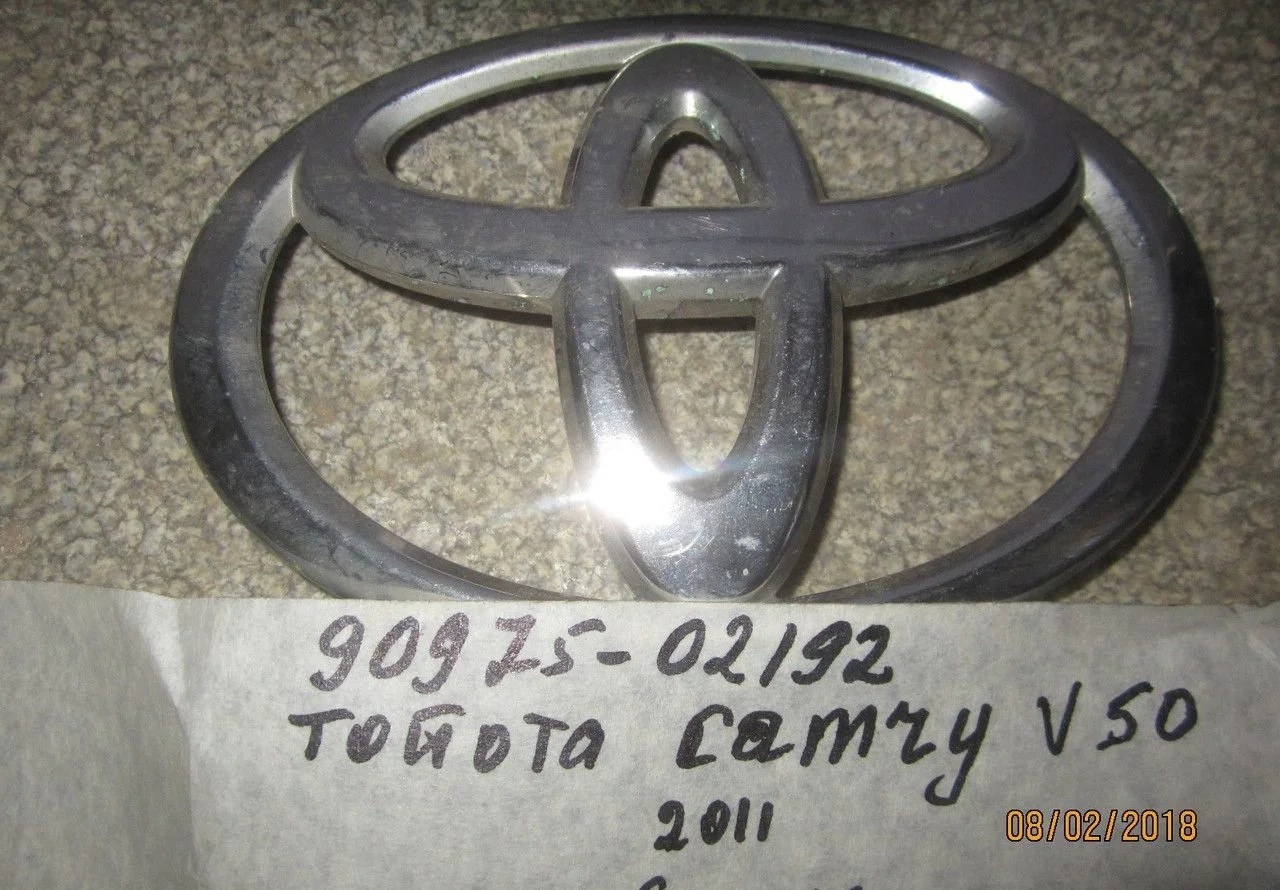 Эмблема Toyota Camry v50 oem 9097502192 (скл-3)