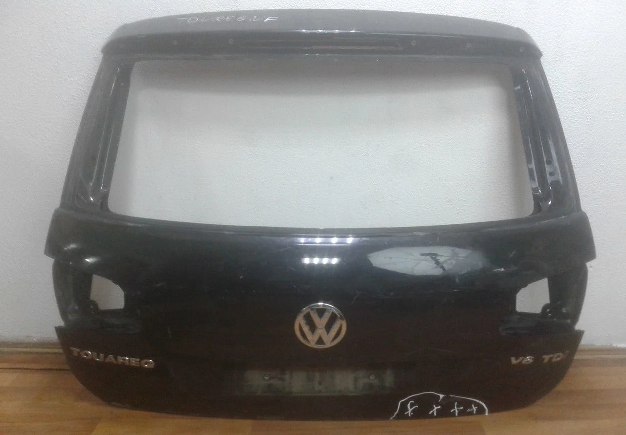 7p6827025b. крышка багажника туарег nf. крышка багажника туарег nf. Touareg крышка багажника. стекло крышка багажника touareg 3 2018.