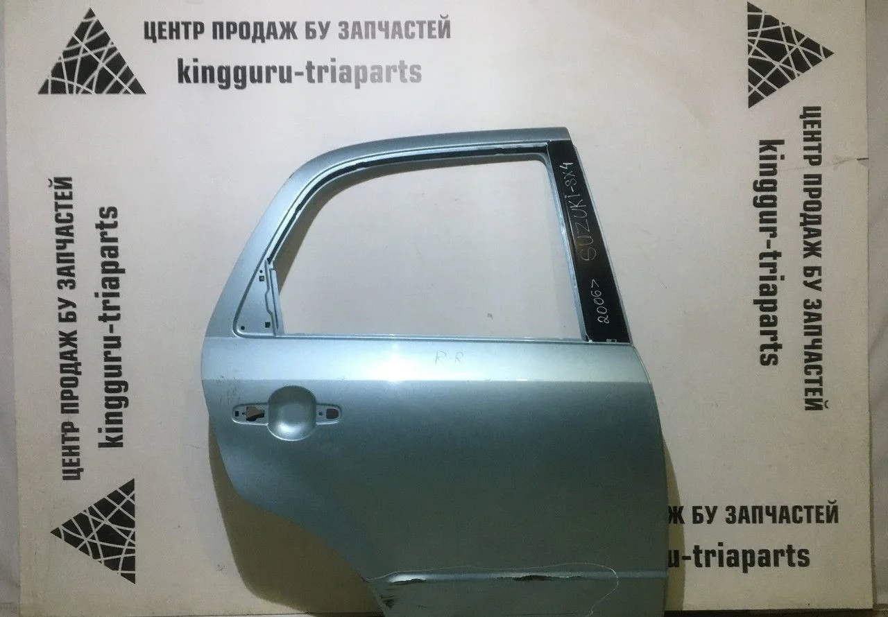 Дверь задняя правая бу Suzuki SX4 хетчбек OEM 6800375811 (скл-3)