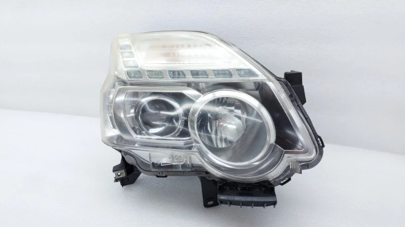 Фара Nissan X-Trail 2011 T31