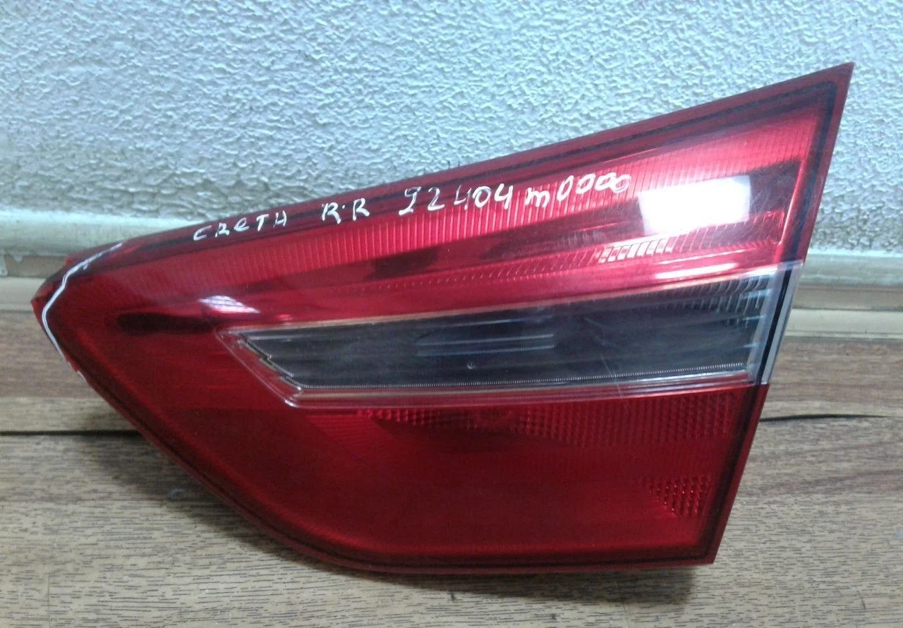 Фонарь правый внутренний Hyundai Creta (скол стекла) oem 92404m0000