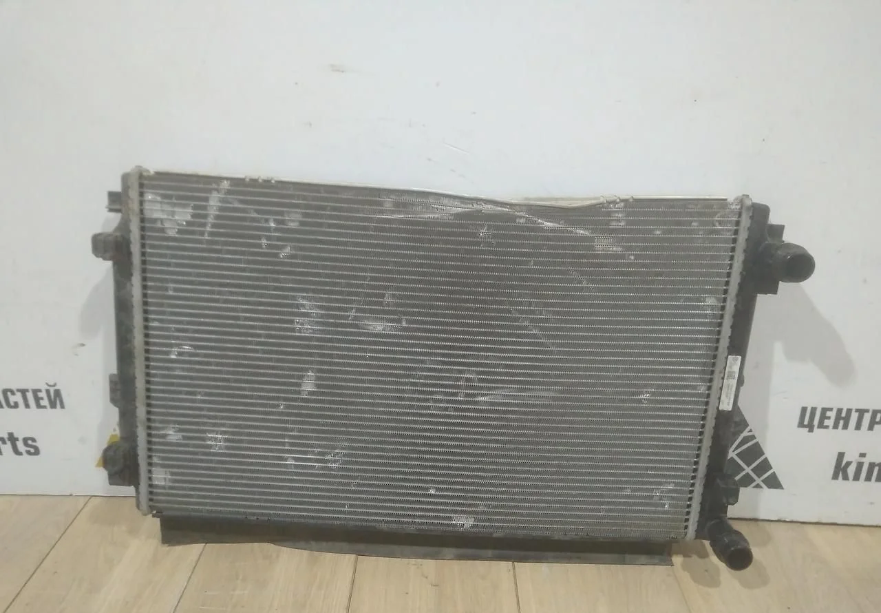 Радиатор охлаждения бу Skoda Octavia (1,4) OEM 5Q0121251GD