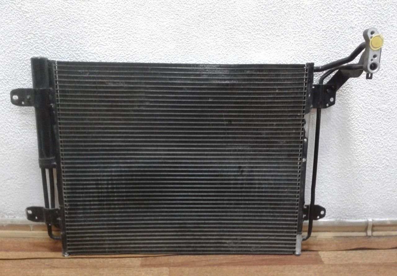 Радиатор кондиционера Volkswagen tiguan OEM 5N0820411