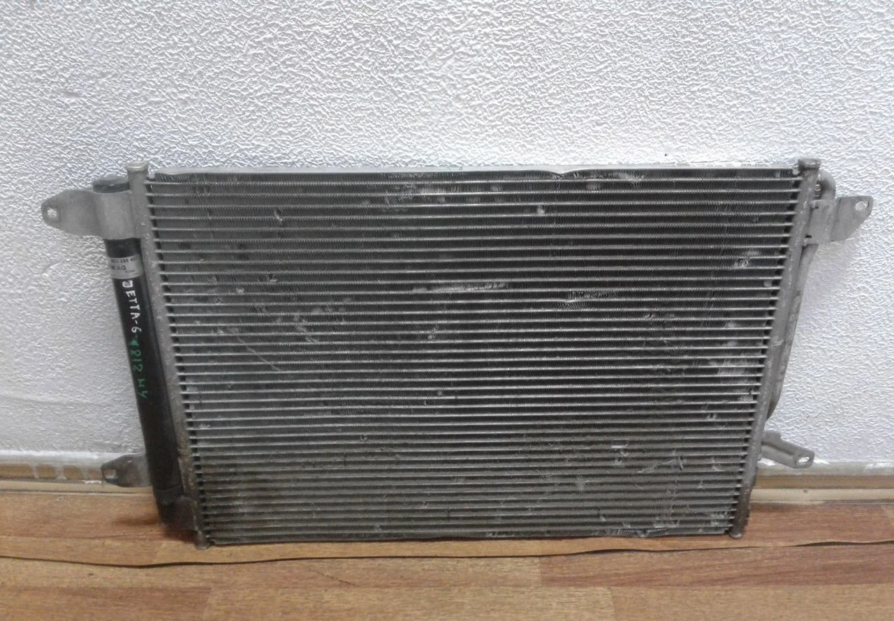 Радиатор кондиционера Volkswagen Jetta 6 oem 5c0820411g