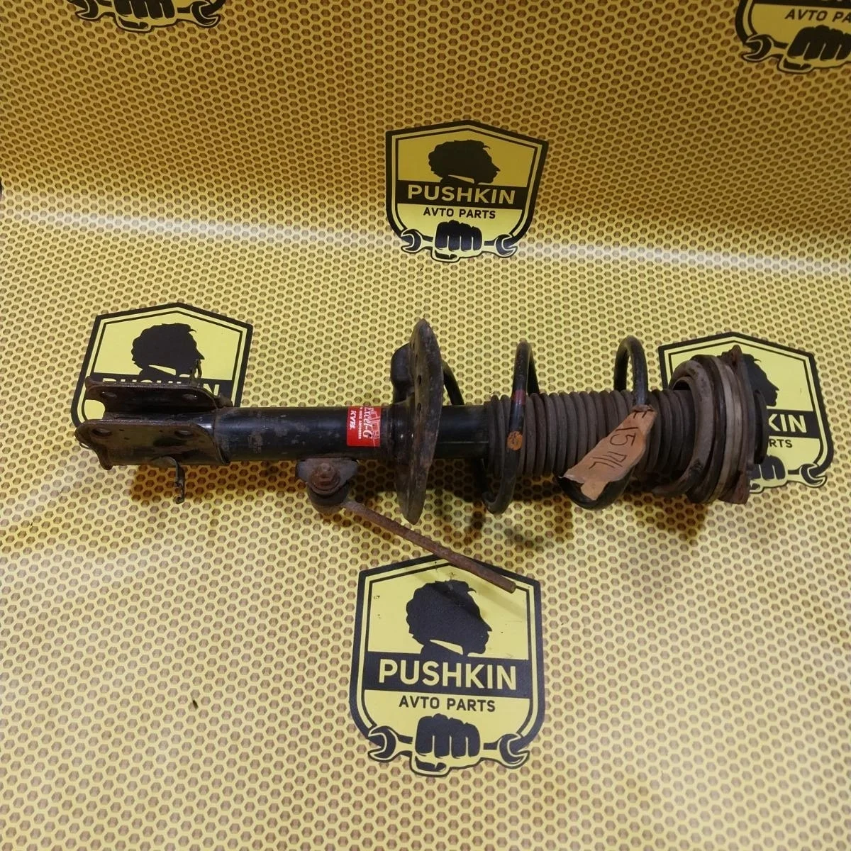 Амортизатор подвески Nissan Juke 2011 F15