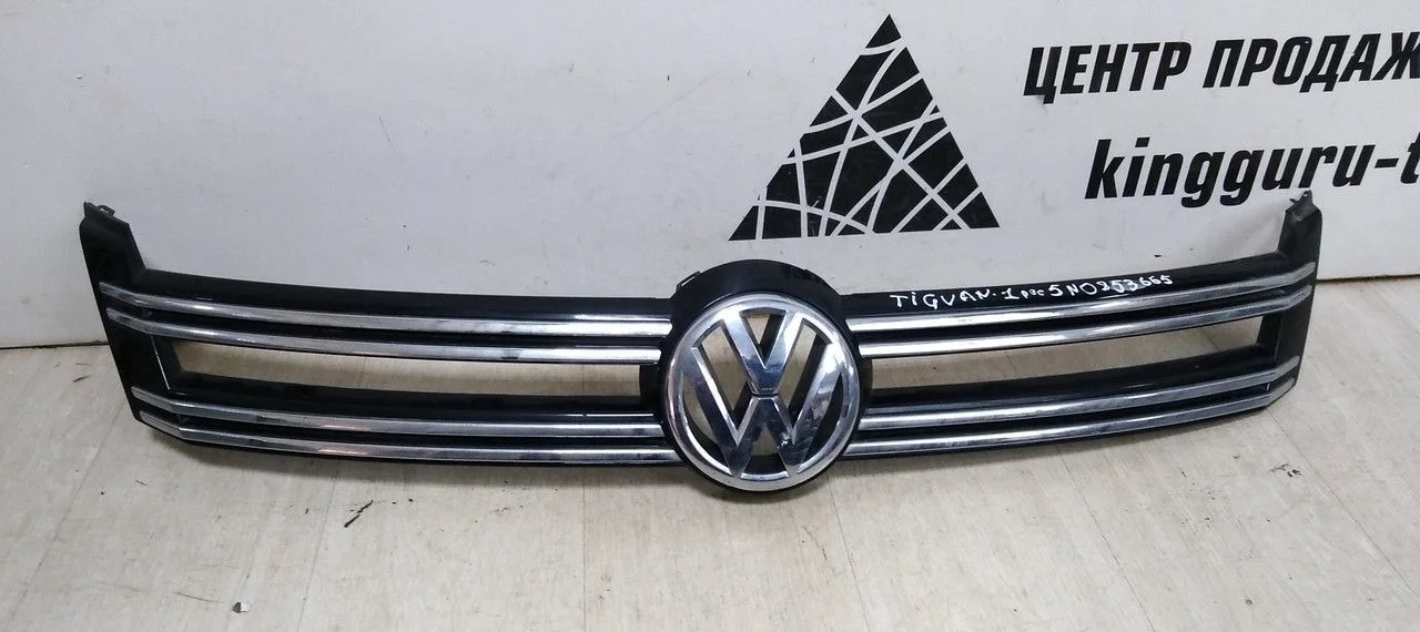 Решетка радиатора Volkswagen Tiguan (11>) oem 5n0853665