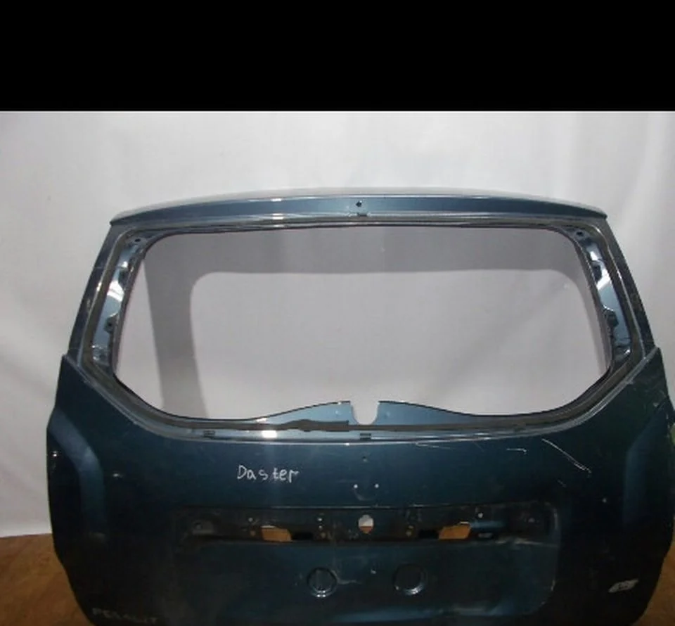 Крышка багажника бу Renault Duster OEM 901005043R (скл-3)