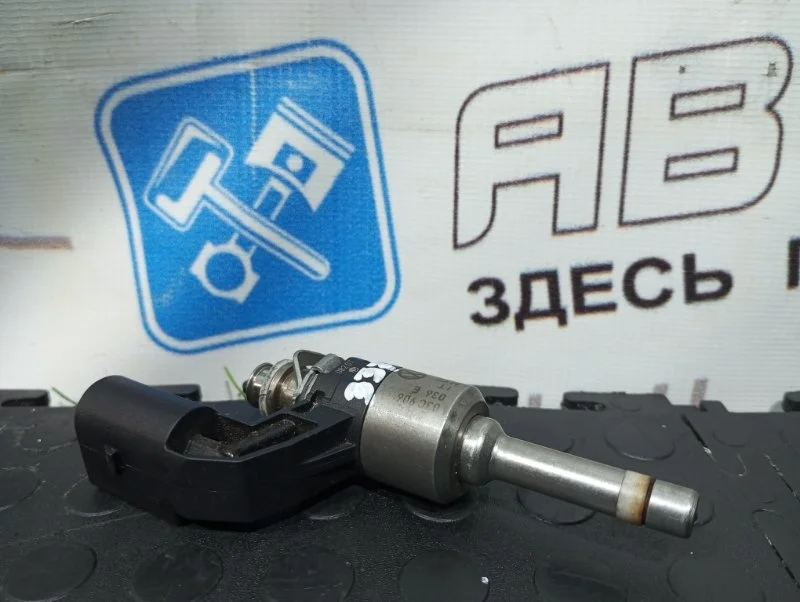 Форсунка топливная Volkswagen Golf BMY 2009