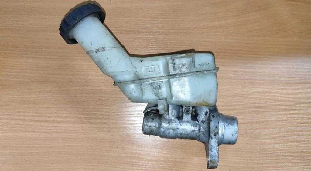 Б.у. цилиндр главный тормозной MITSUBISHI OUTLANDER XL CW6W MITSUBISHI OUTLANDER XL CW6W