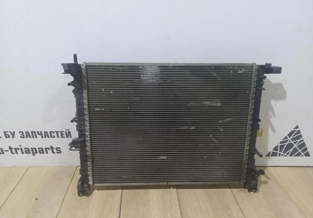 Радиатор охлаждения Renault Kaptur OEM 214108042R