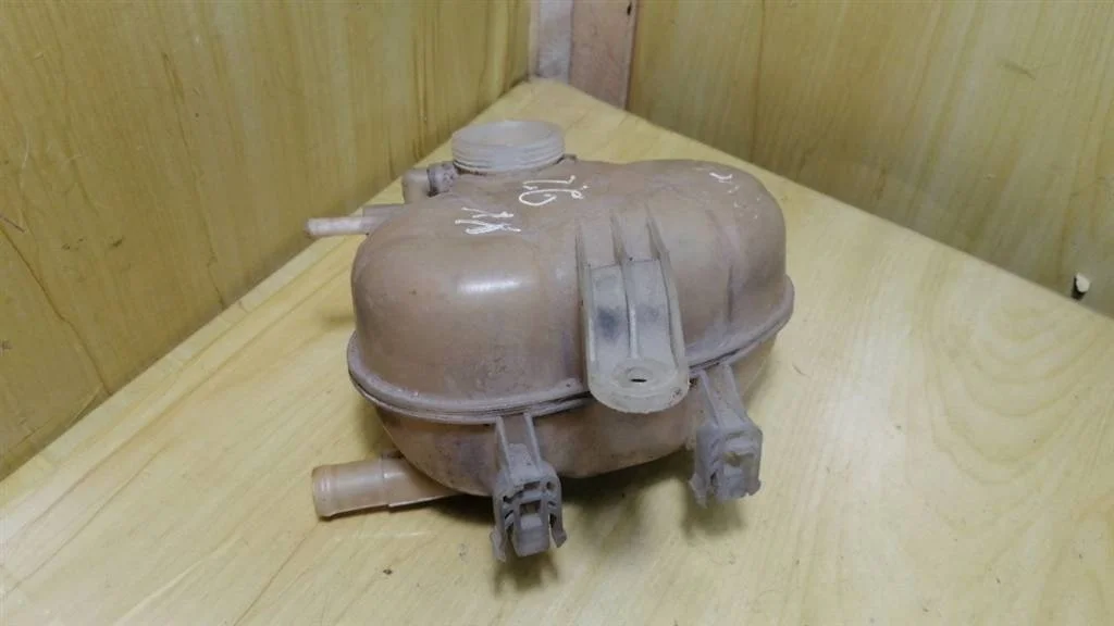 Бачок расширительный