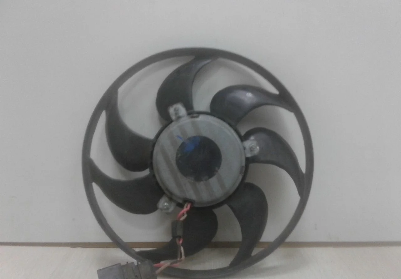 Крыльчатка вентилятора с моторчиком Volkswagen Passat CC/ Passat B7 oem 1k0959455
