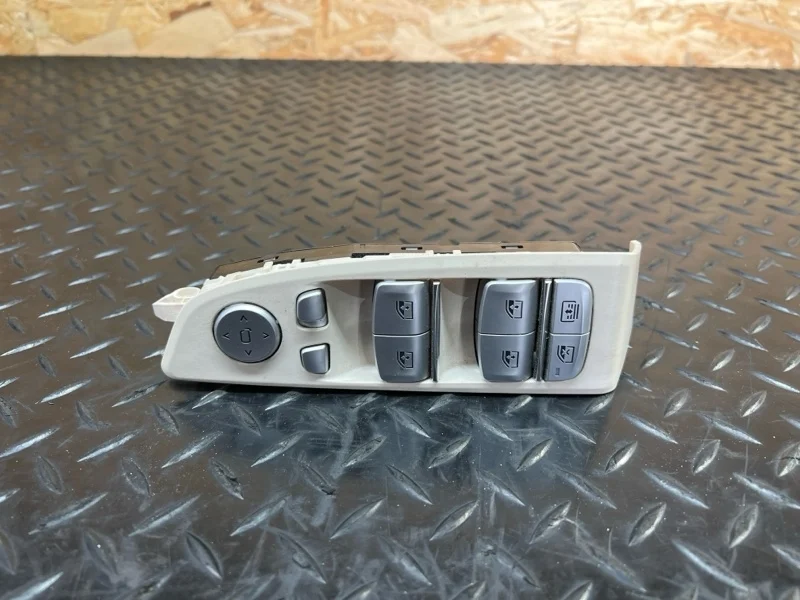 Блок управления стеклоподъемниками Bmw 7 2018 9382503 G11 3.0D B57D30