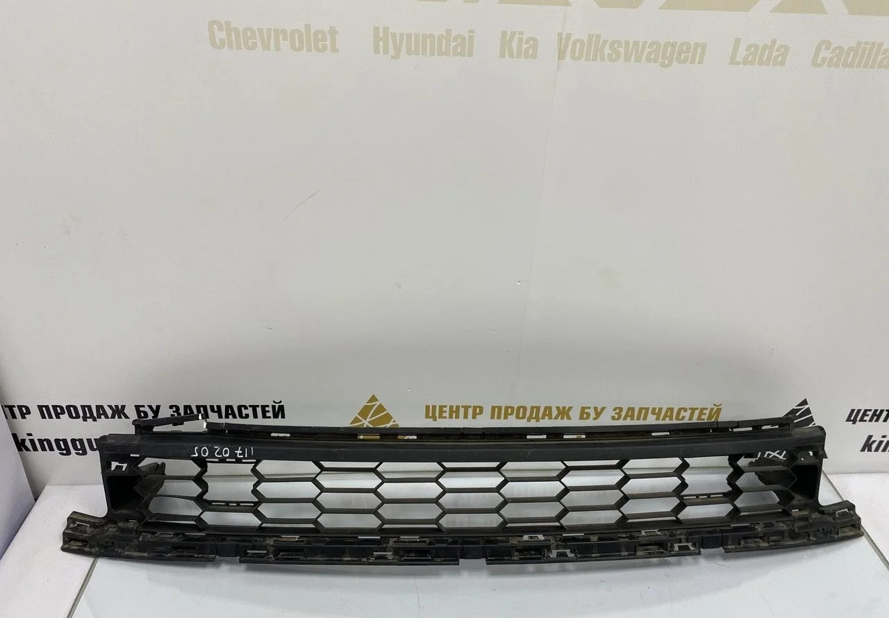 Решетка переднего бампера Skoda Kodiaq OEM 565853677