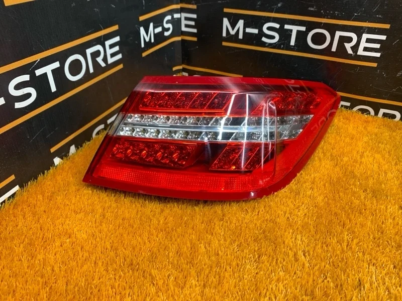 Фонарь задний Mercedes-Benz -class 2009 C207