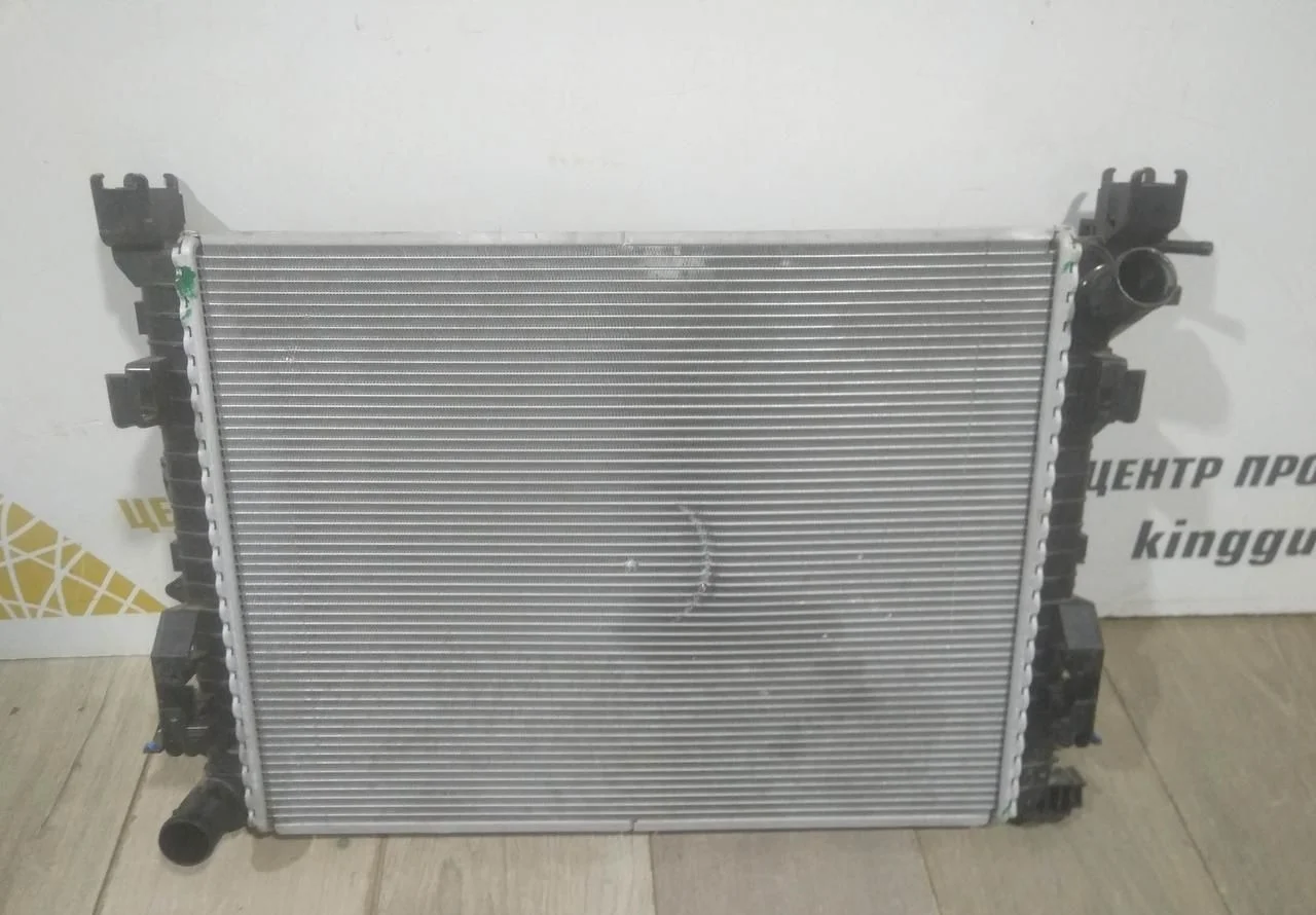 Радиатор охлаждения бу Renault Kaptur OEM 214108042R
