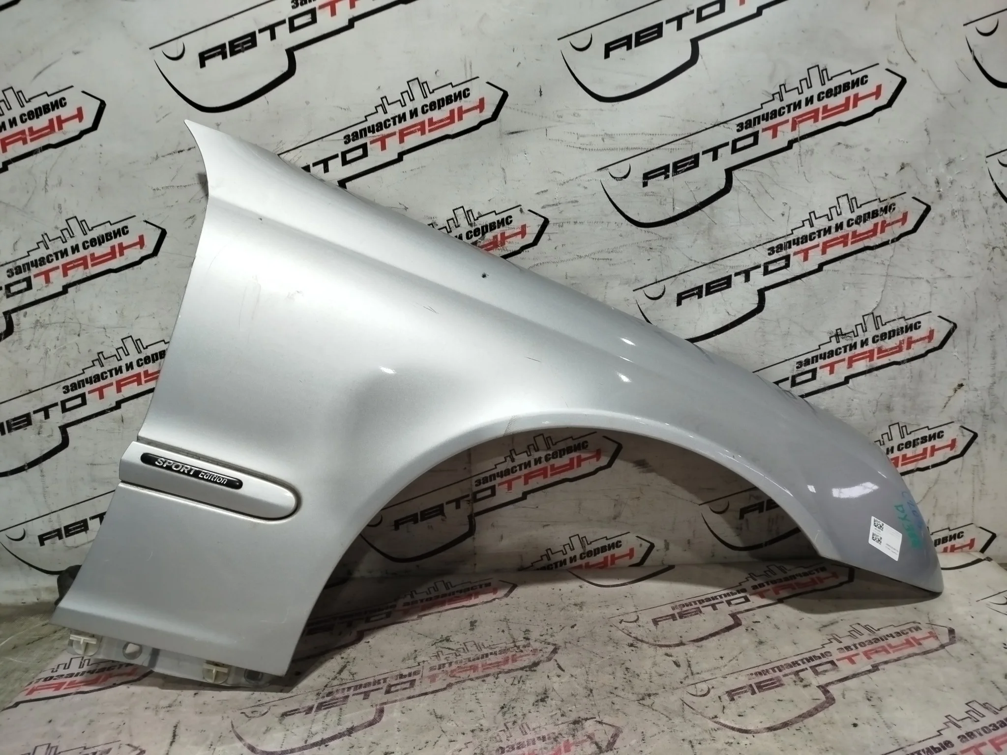 КРЫЛО MERCEDES-BENZ C-CLASS S203 W203 A2038800218 ПЕРЕДНЕЕ ПРАВОЕ серебро DY308