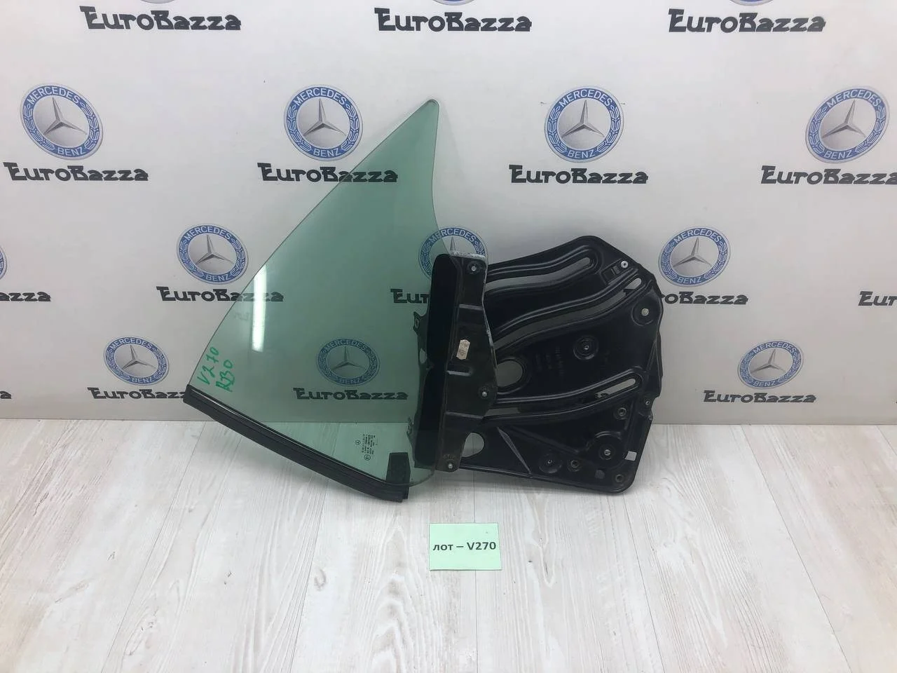 Заднее левое боковое стекло Mercedes R230