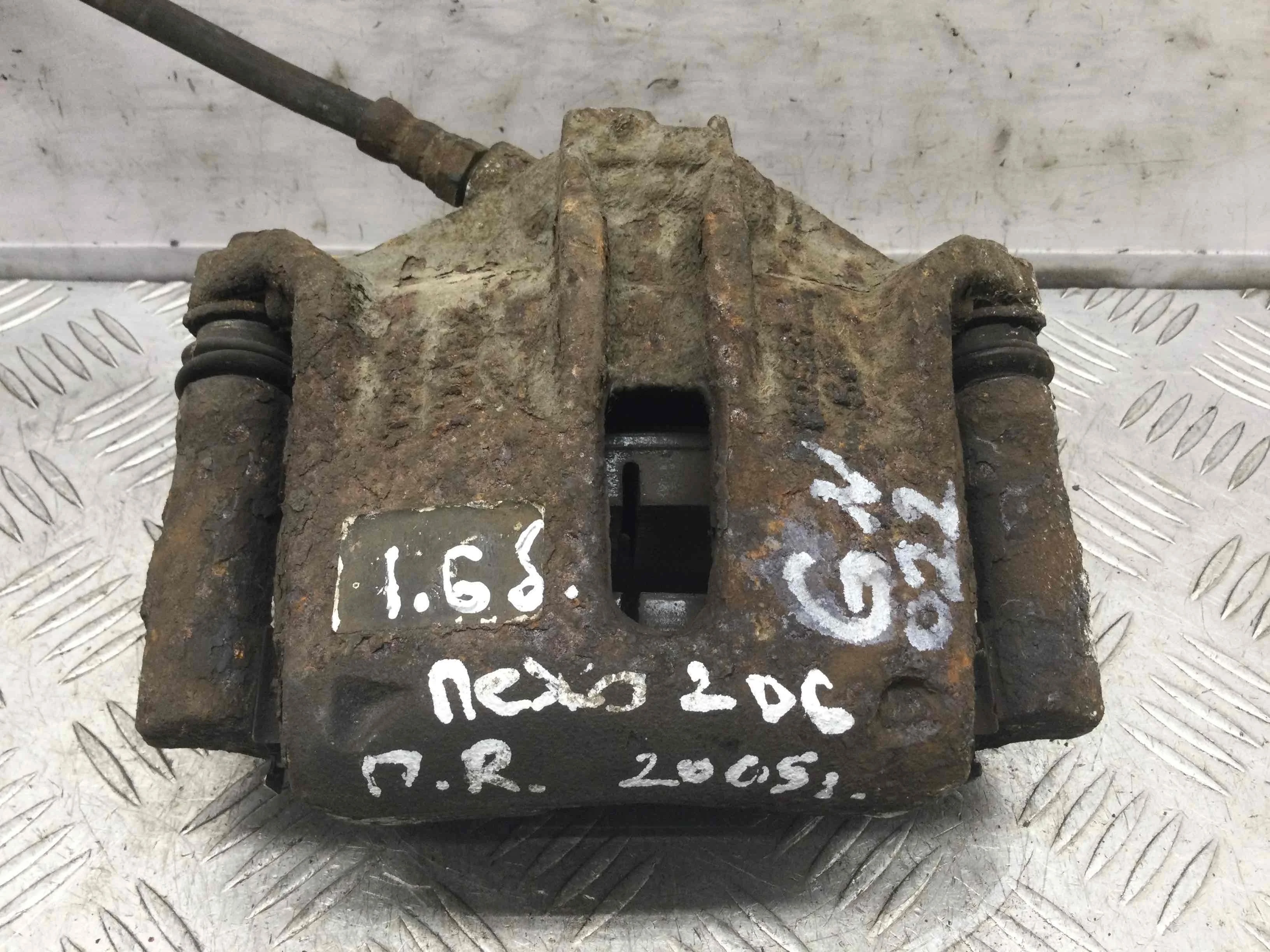 Суппорт передний правый Peugeot 206 1 поколение (1998-2003) бензин 2.0  Механика Кабриолет