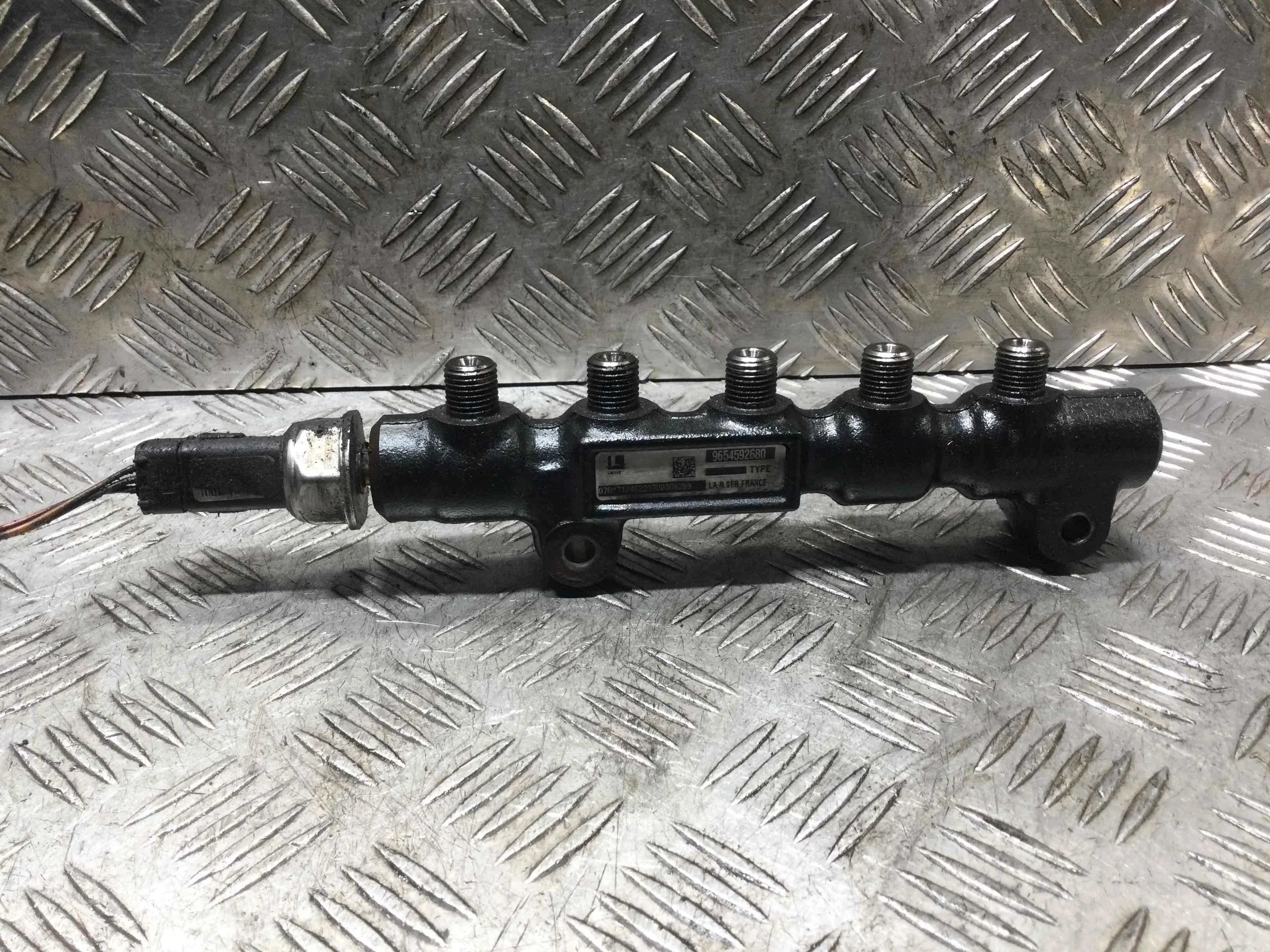 Топливная рампа Peugeot Partner 1 поколение [рестайлинг] (2002-2008) дизель 1.6 HDI Механика Фургон