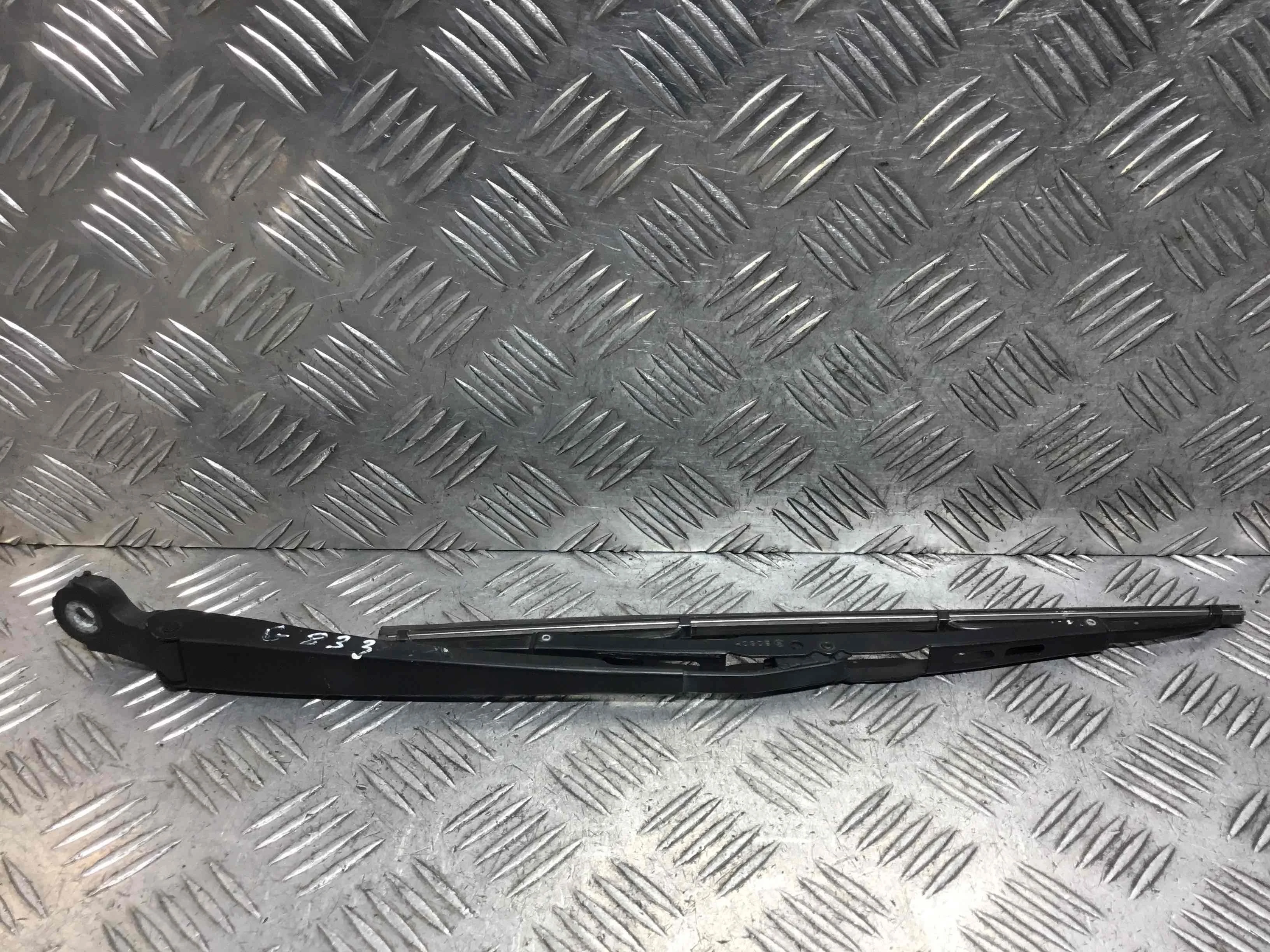 Щеткодержатель (поводок стеклоочистителя, дворник) Volkswagen Golf 4 поколение (1997-2004) бензин 1.4 i Механика Х/б