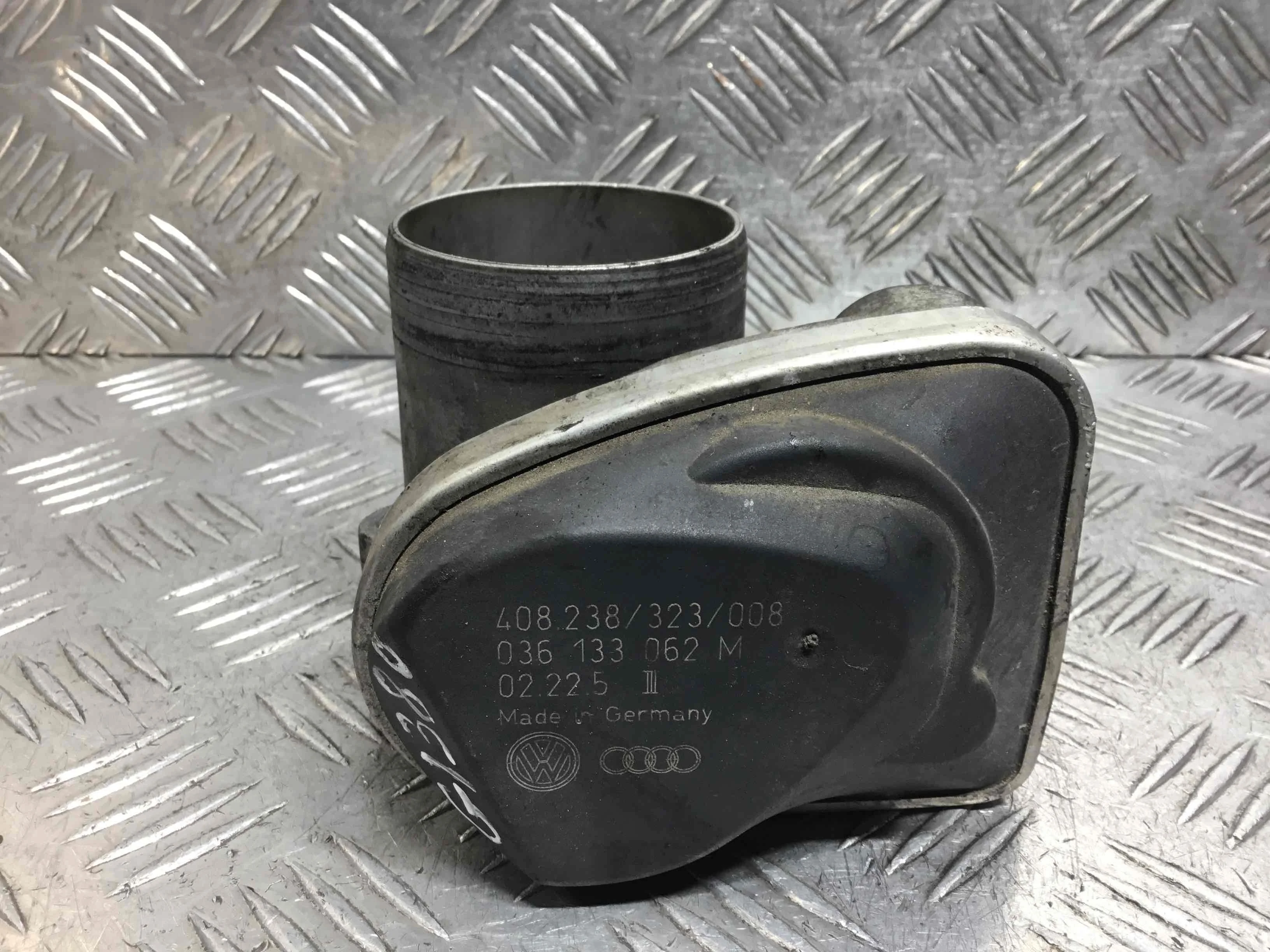 Заслонка дроссельная Volkswagen Golf 4 поколение (1997-2004) бензин 1.6 i Механика Универсал