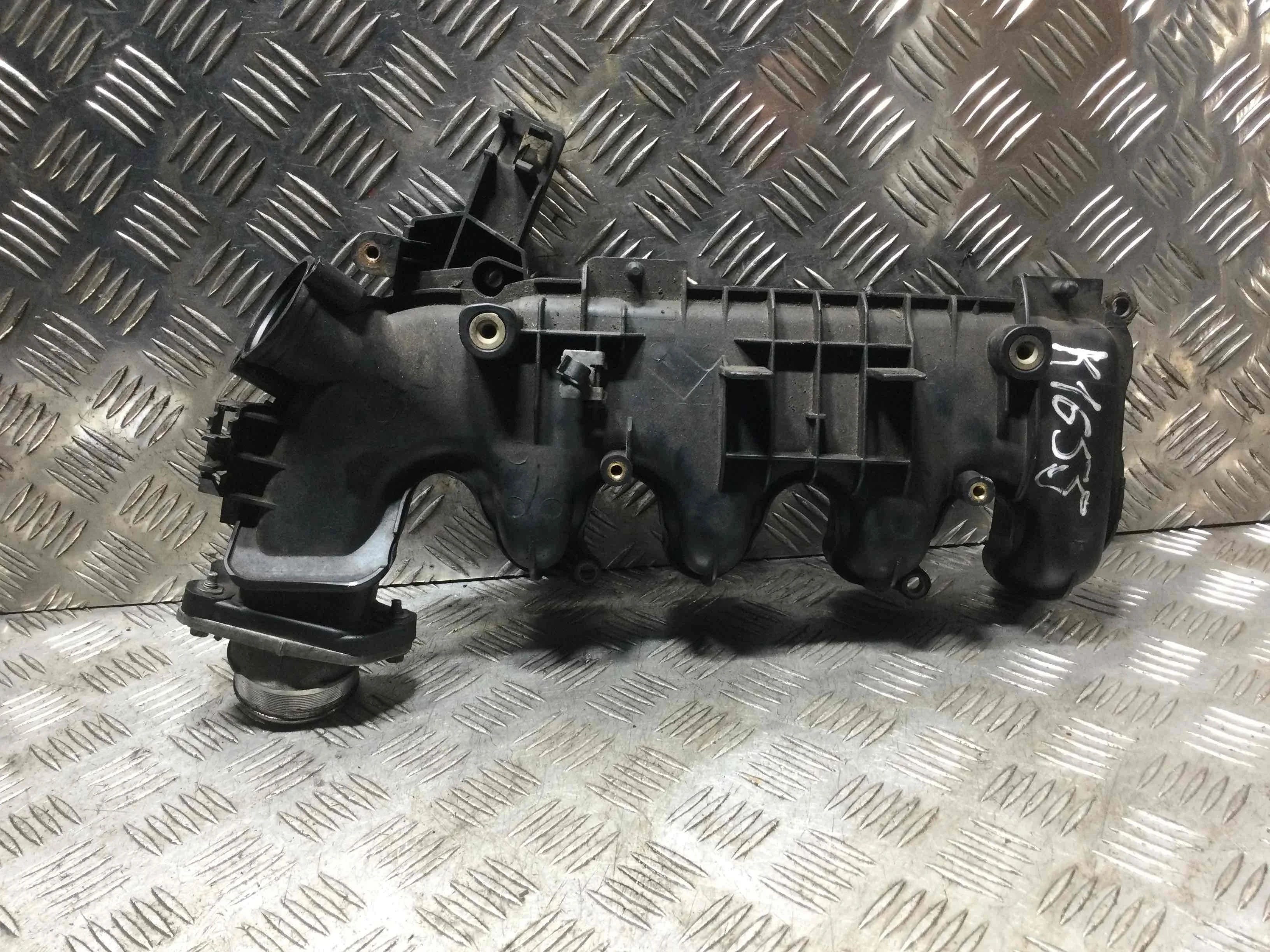 Коллектор впускной Ford Focus 3 поколение (2011-2014) дизель 1.6 TDCi Механика