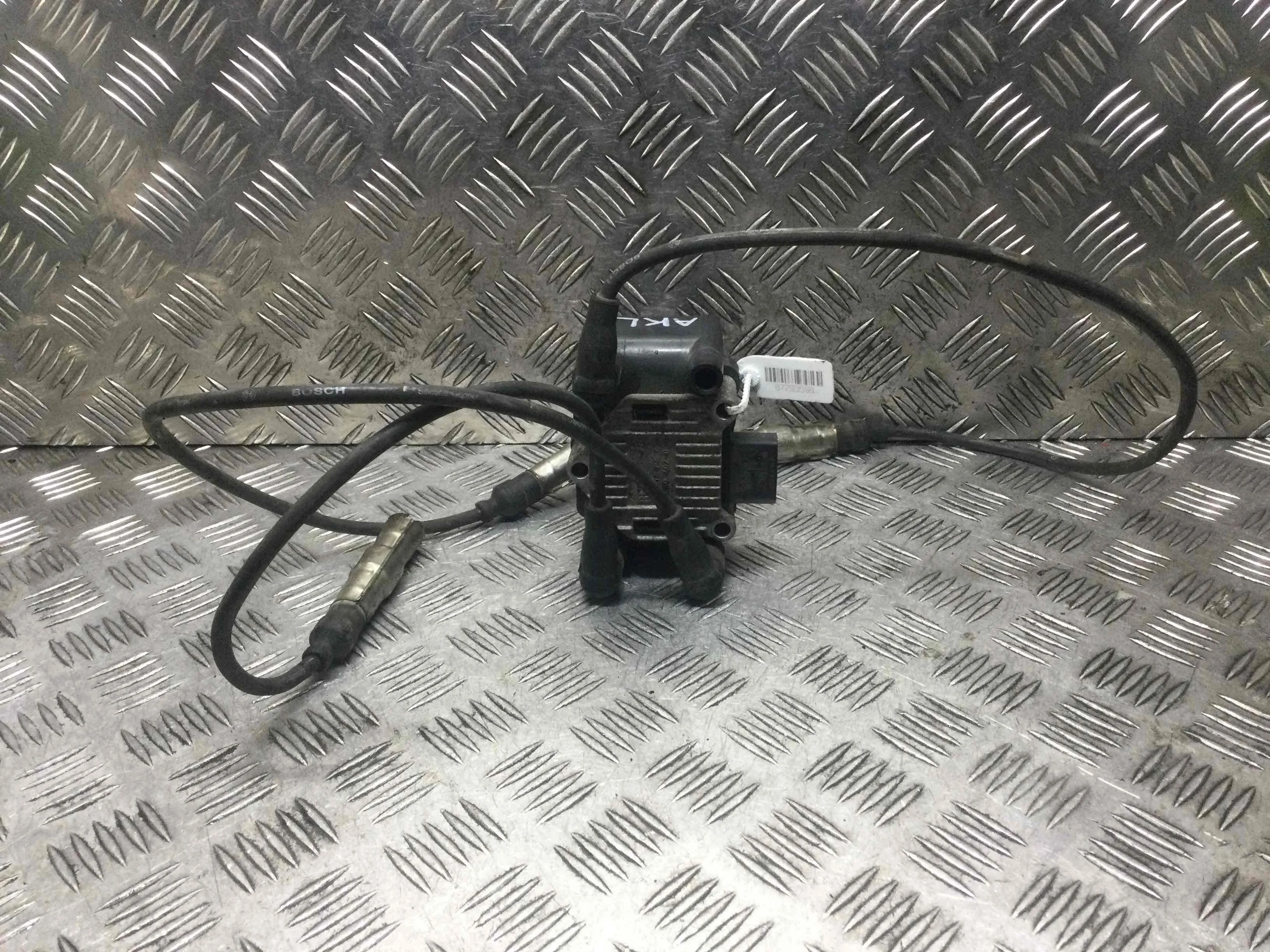 Катушка зажигания Volkswagen Golf 4 поколение (1997-2004) бензин 1.6 i Механика Х/б