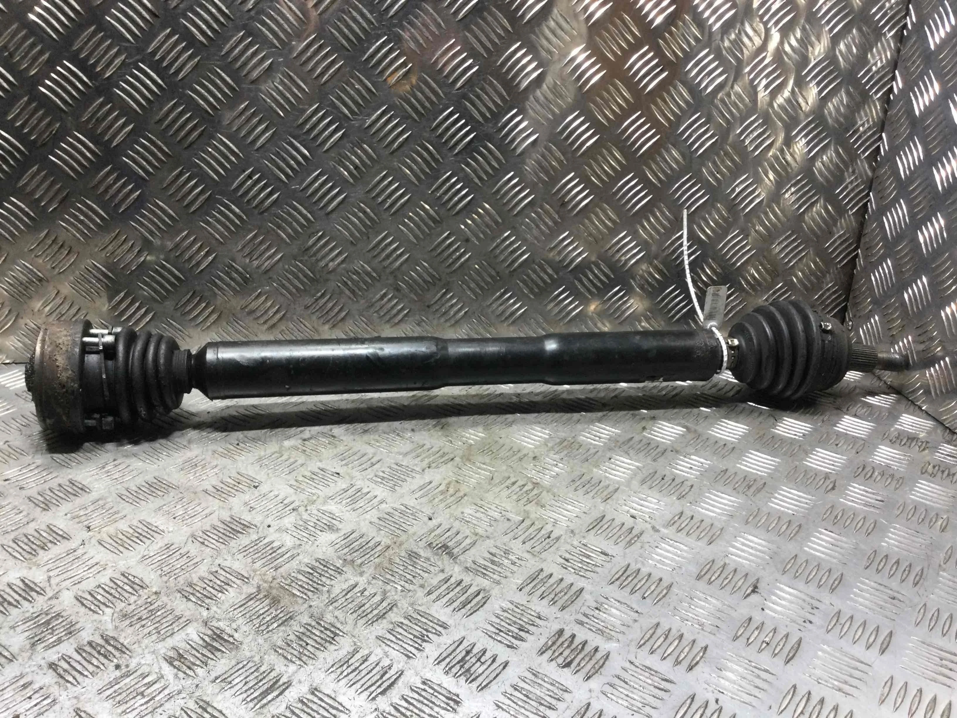 Полуось передняя правая (приводной вал, ШРУС) Audi A3 8L (1996-2000) бензин 1.6 i Механика Х/б