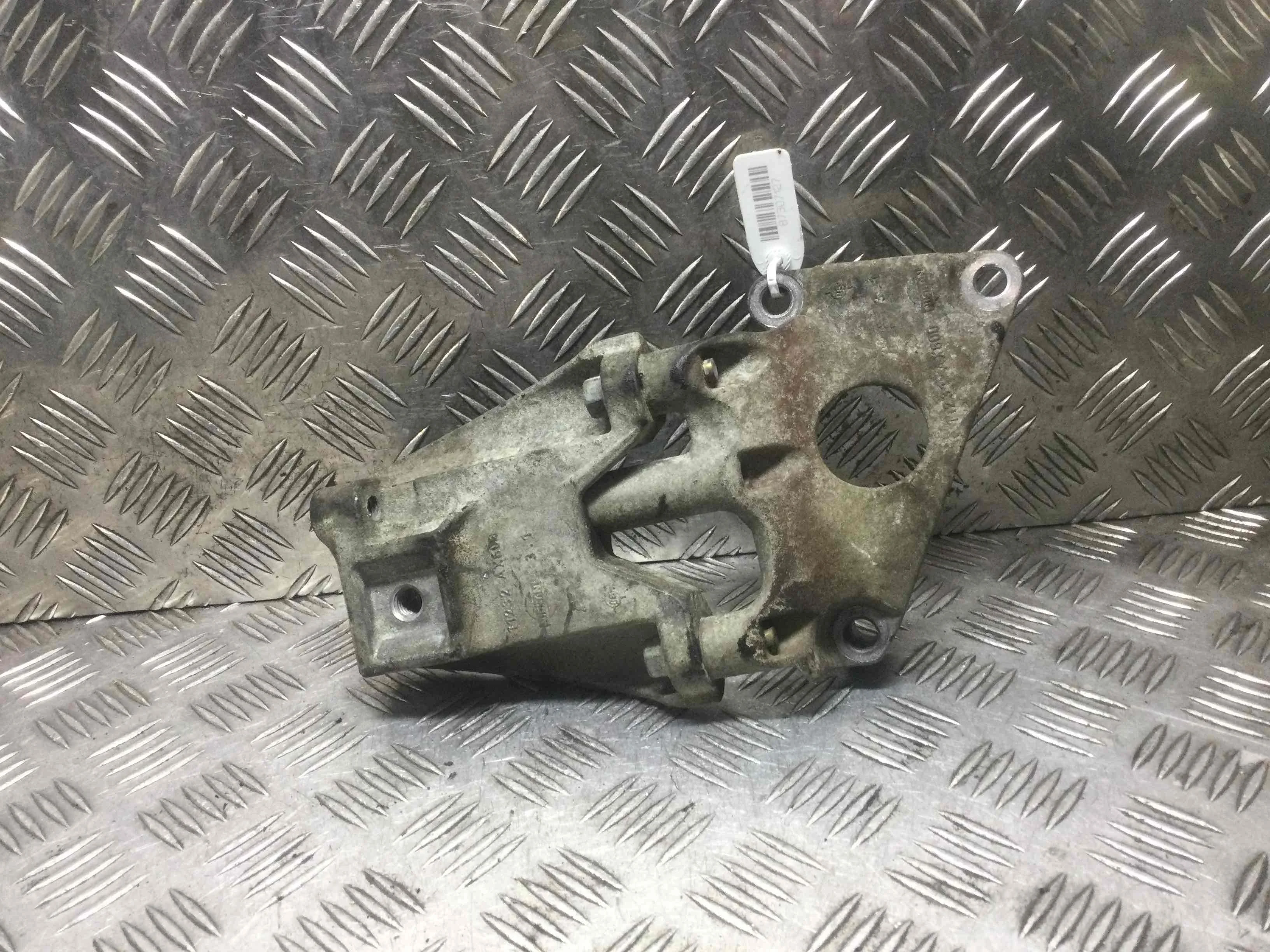 Кронштейн Nissan Micra K12 (2002-2010) бензин 1.4 i Механика Х/б