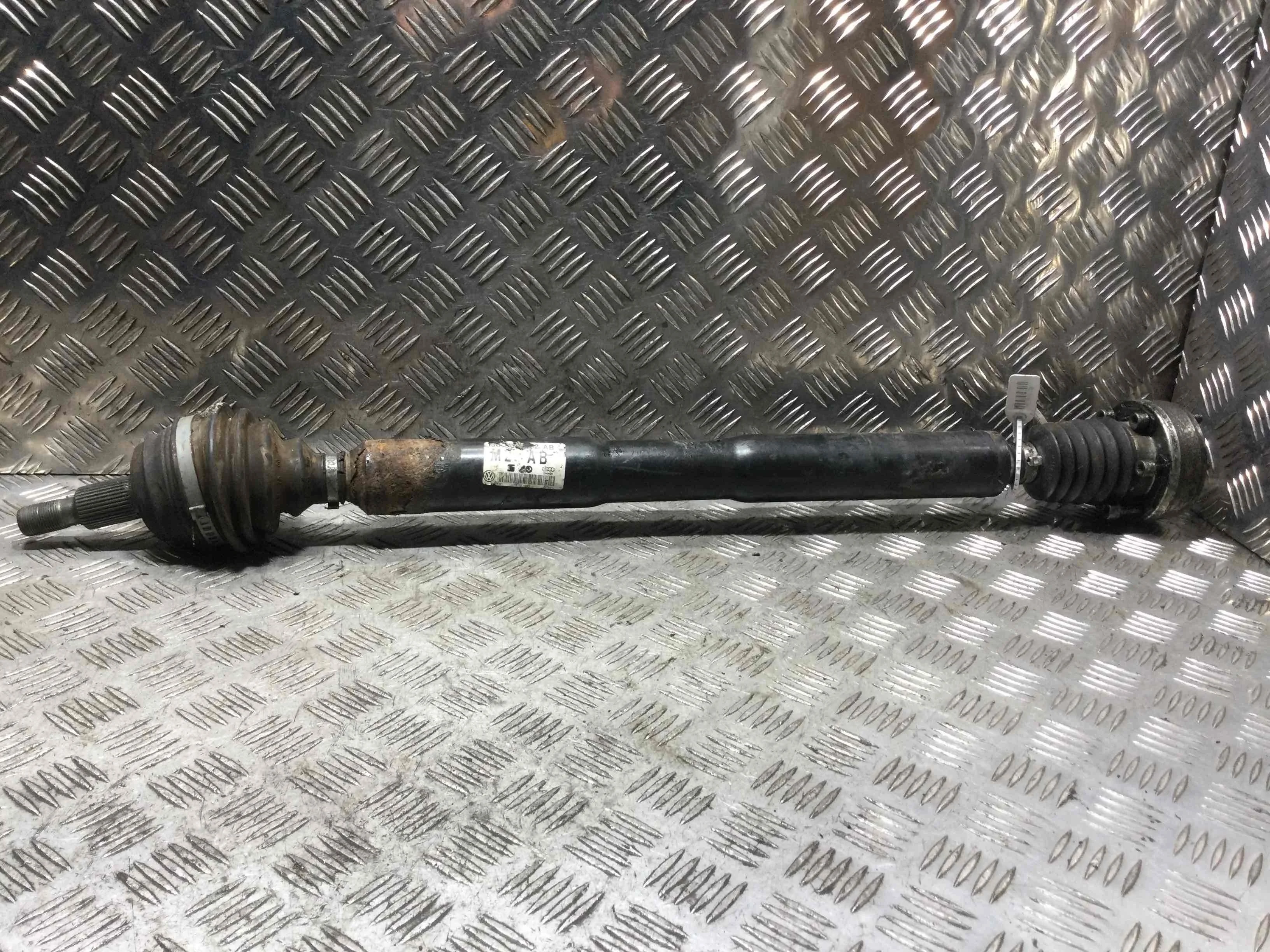 Полуось передняя правая (приводной вал, ШРУС) Audi A3 8L (1996-2000) бензин 1.6 i Механика Х/б