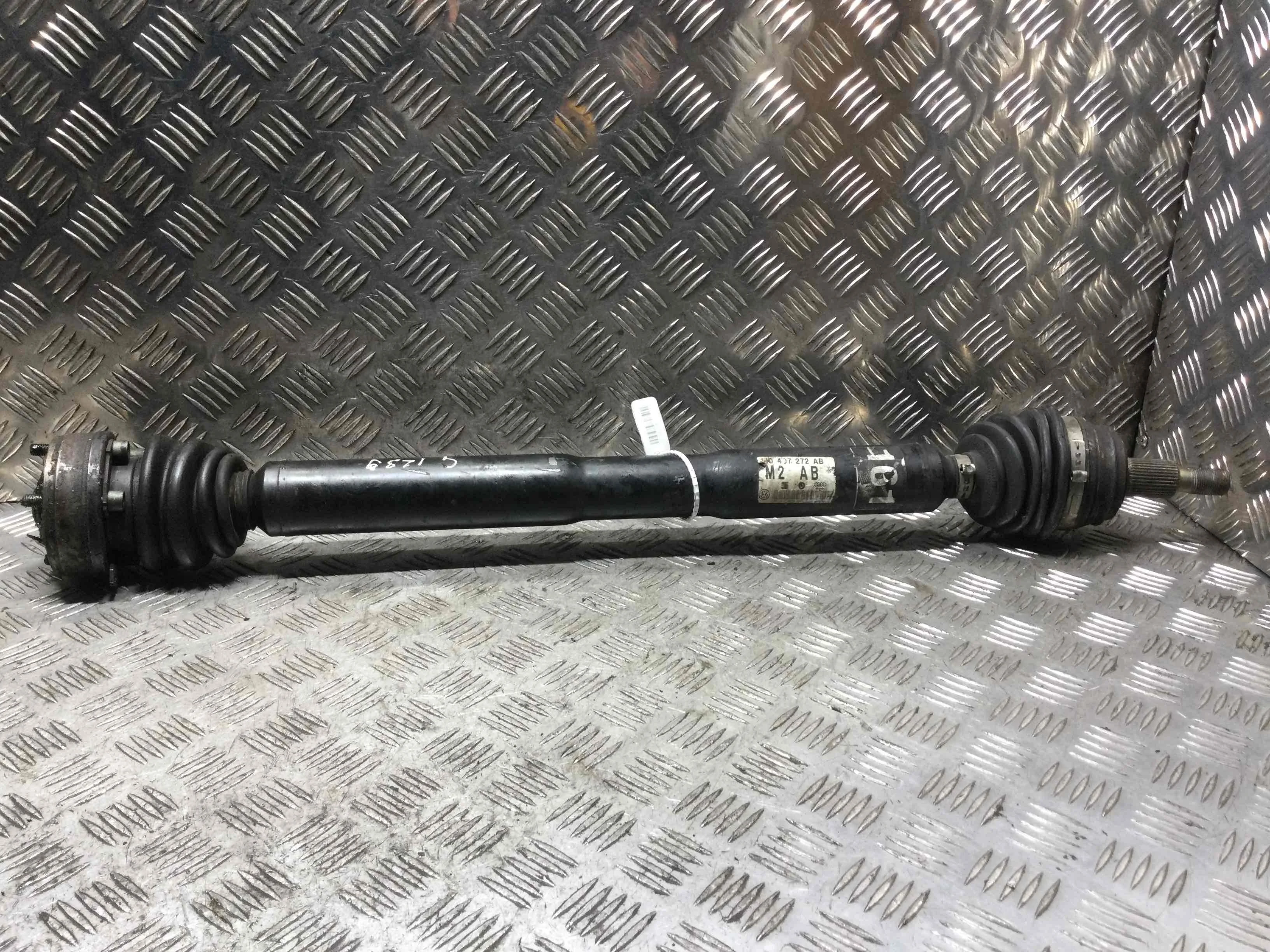 Полуось передняя правая (приводной вал, ШРУС) Audi A3 8L (1996-2000) бензин 1.6 i Механика Х/б