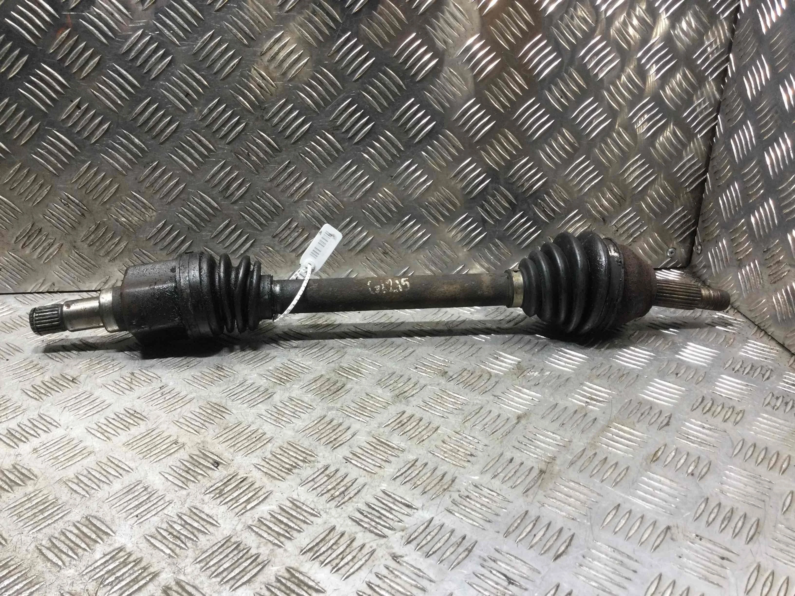 Полуось передняя левая (приводной вал, ШРУС) Ford Focus 1 поколение [рестайлинг] (2001-2005) бензин 1.8 i Механика Х/б