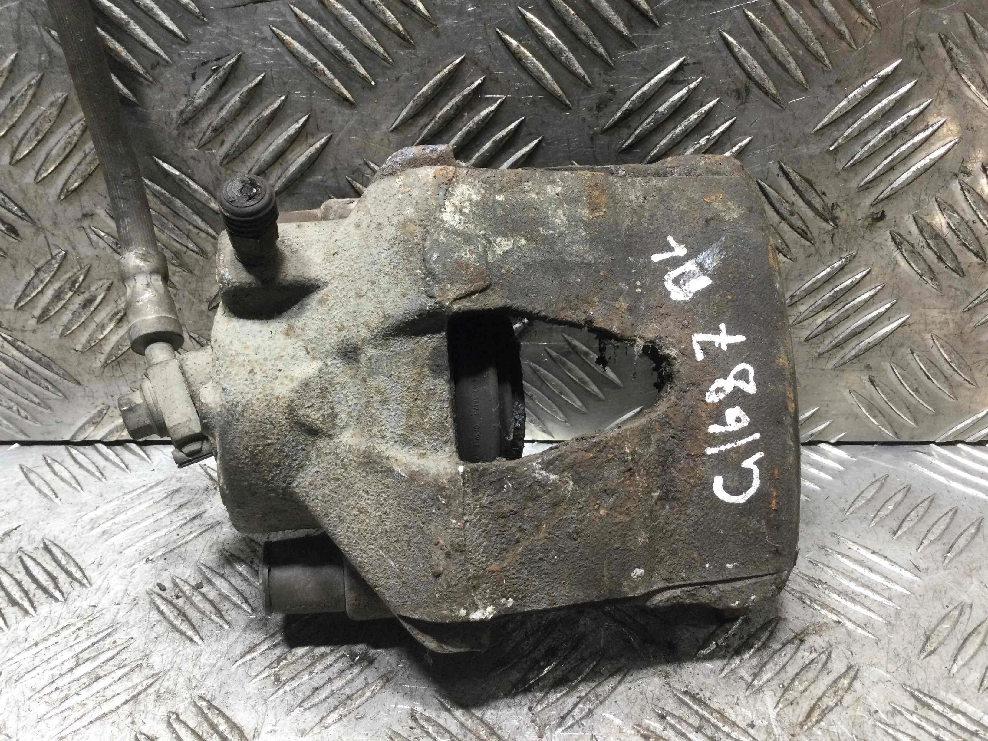 Суппорт передний левый Volkswagen Polo 4 поколение (2001-2005) дизель 1.4 TDI Механика Х/б