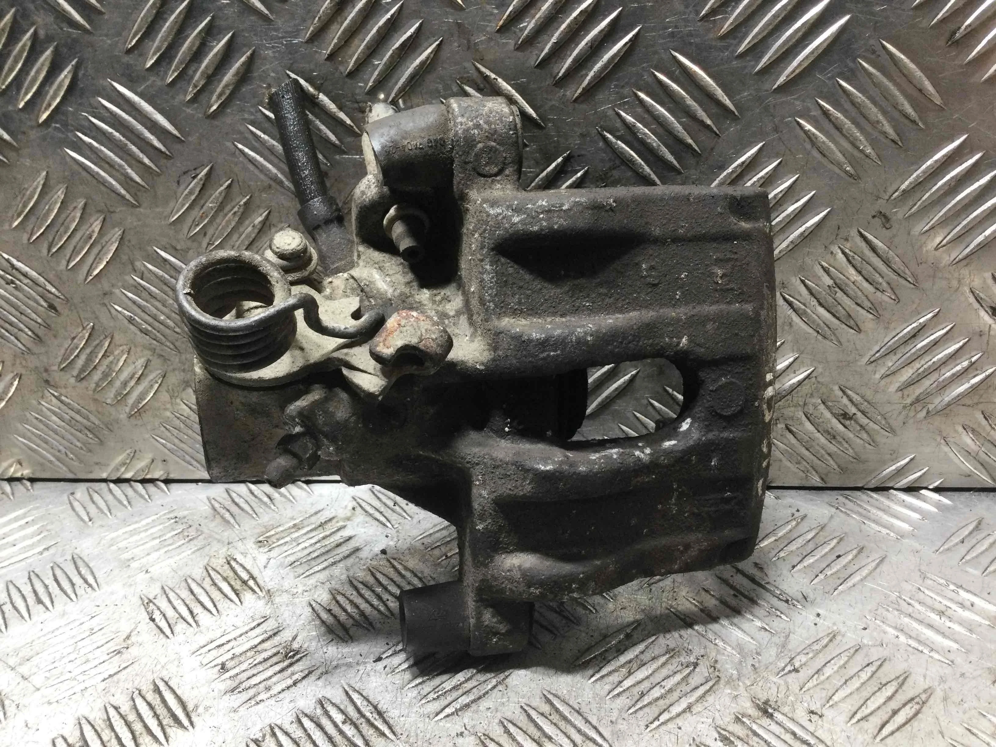 Суппорт задний правый Ford Focus 2 поколение (2005-2008) бензин 1.8 i Механика Универсал