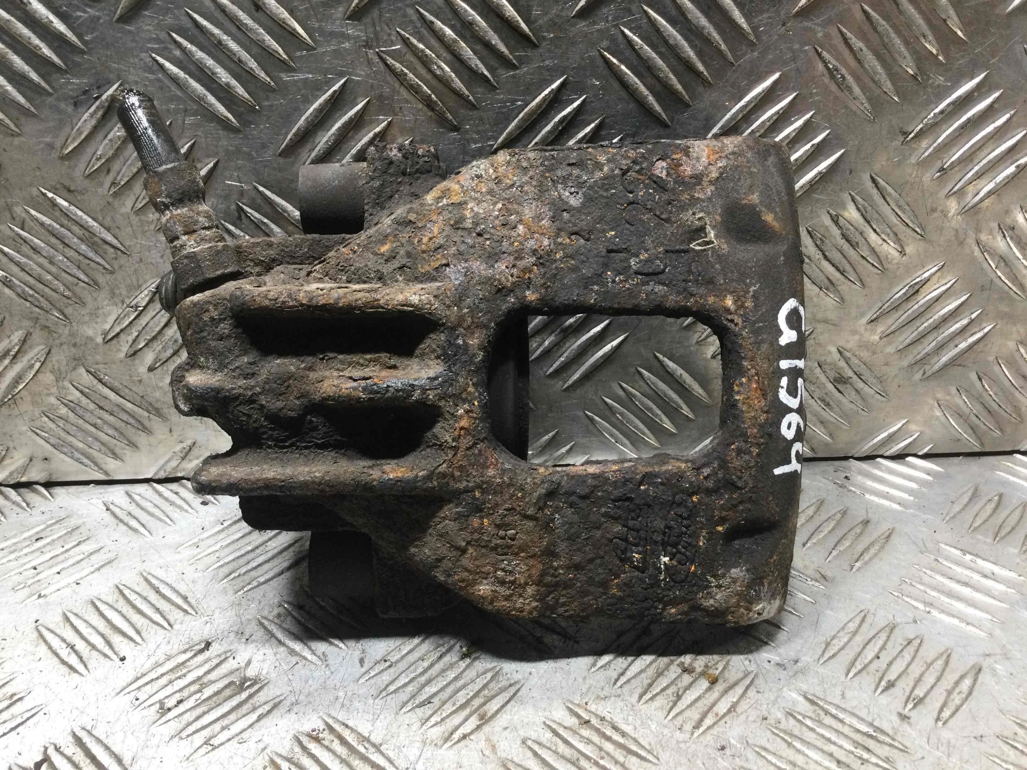 Суппорт передний левый Ford Focus 1 поколение (1998-2001) бензин 1.8 i Механика Х/б