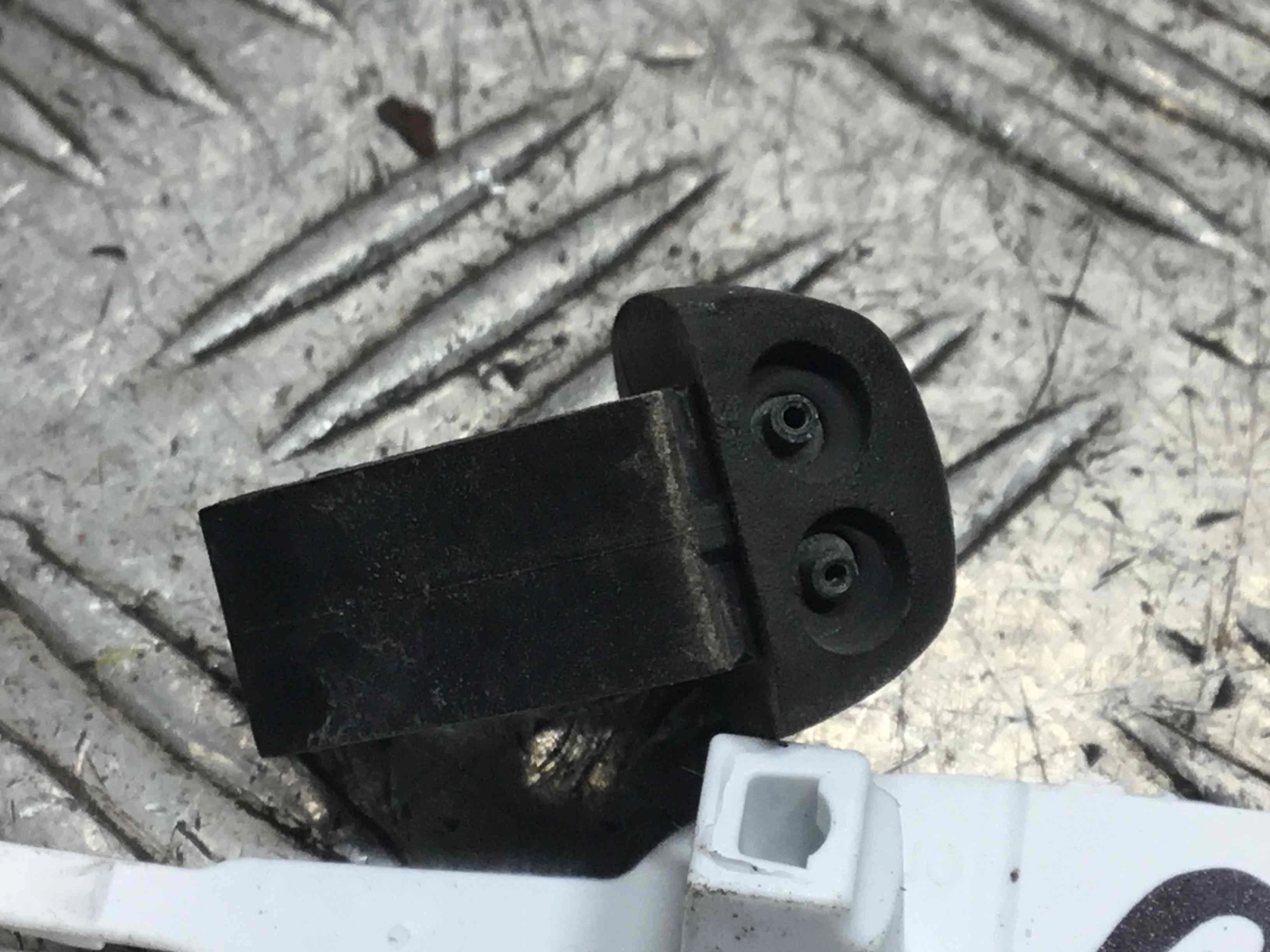 Форсунка омывателя Ford Focus 1 поколение [рестайлинг] (2001-2005) бензин 1.6 i Механика 5-дв, х/б