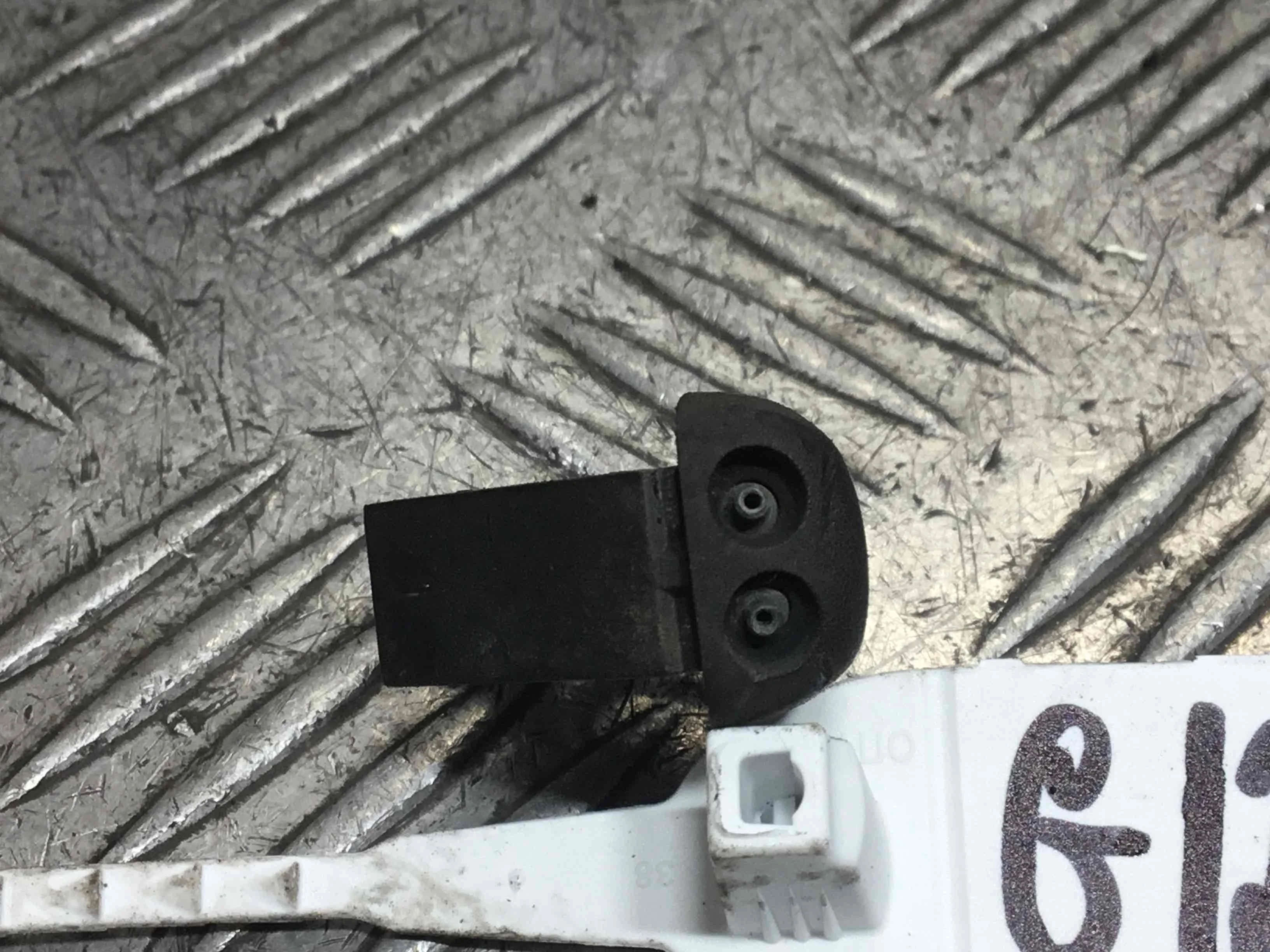 Форсунка омывателя Ford Focus 1 поколение [рестайлинг] (2001-2005) бензин 1.4 i Механика Х/б