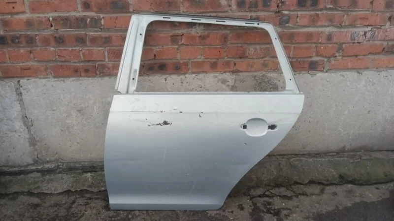 Дверь задняя левая Volkswagen Golf 1K5