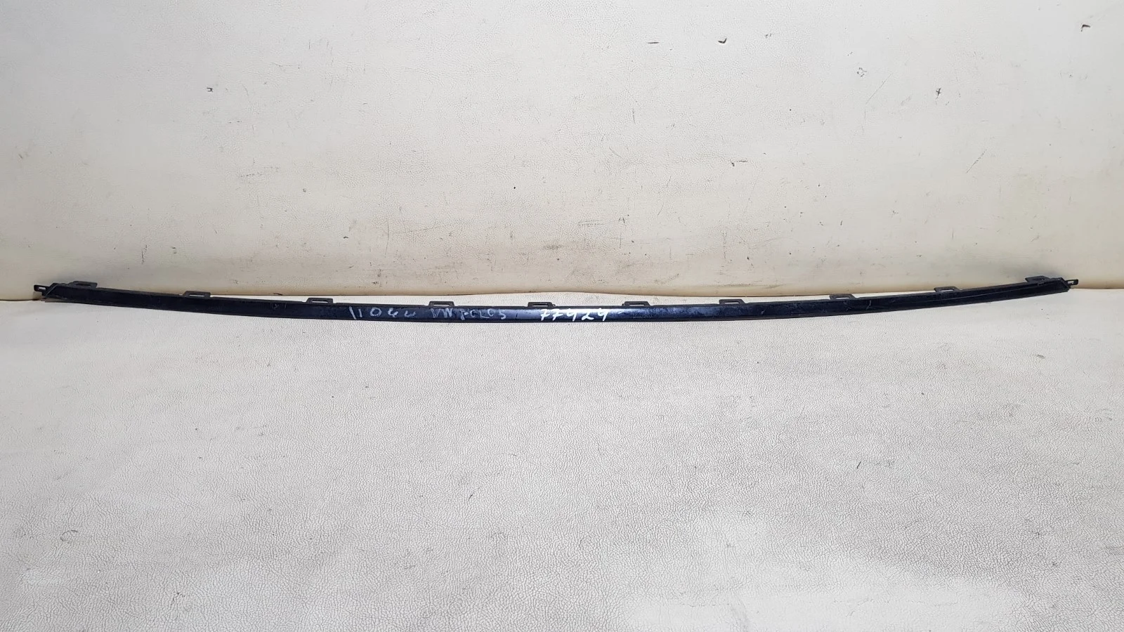 накладка на бампер задняя VOLKSWAGEN POLO 5, MK5 612 614 6c1 602 604 6R1   ФОЛЬКСВАГЕН   ПОЛО   Задний  6RF853835 2009-2020 (контрактная запчасть)
