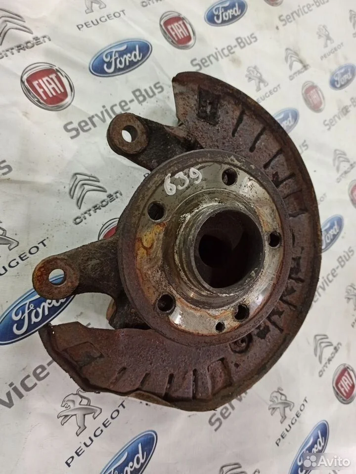 Поворотный кулак (левый) mercedes vito 639