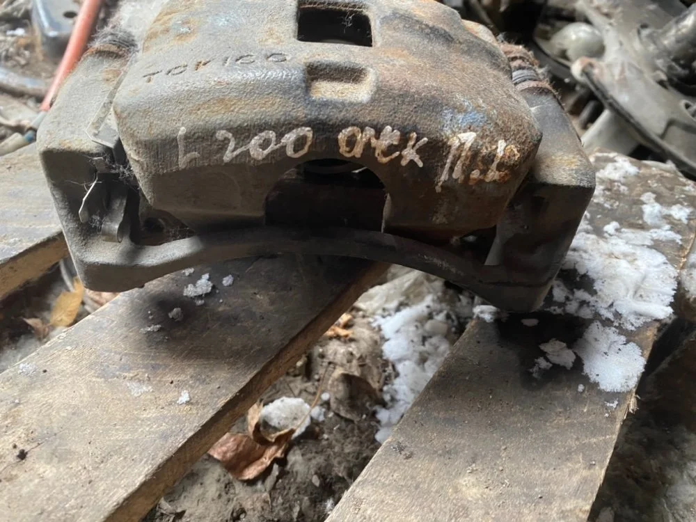 Суппорт Mitsubishi L200 KB4T