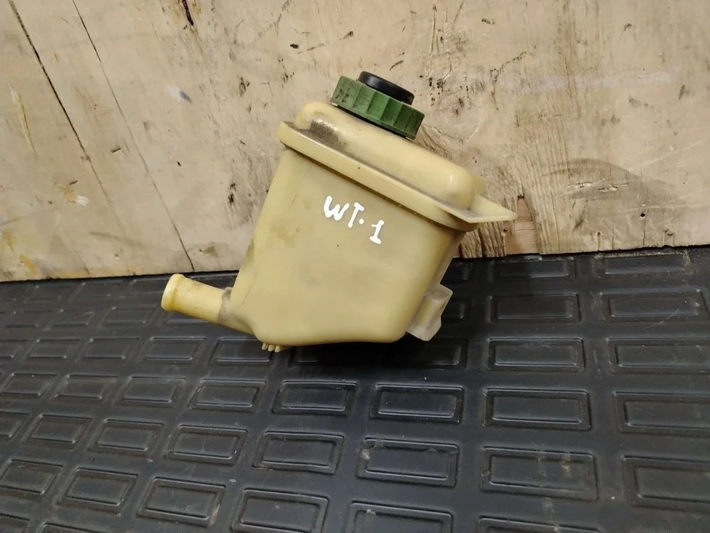 Бачок гур Volkswagen Touareg 2004 7L6422371F GP AXQ