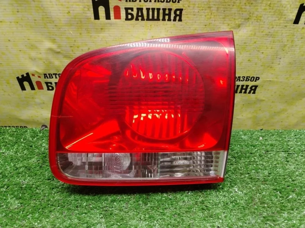 Фонарь внутренний Volkswagen Touareg 2004 7L6945094R GP AXQ, правый
