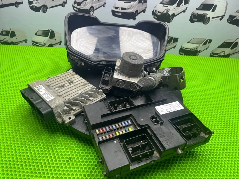 Комплект ЭБУ Ford Transit 8 CYR5 2.2TDCI